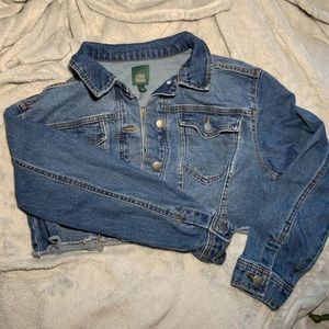 Cropped denim jacket